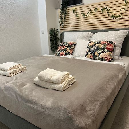 Moderne Ruhige Ferienwohnung Ubstadt-Weiher ภายนอก รูปภาพ
